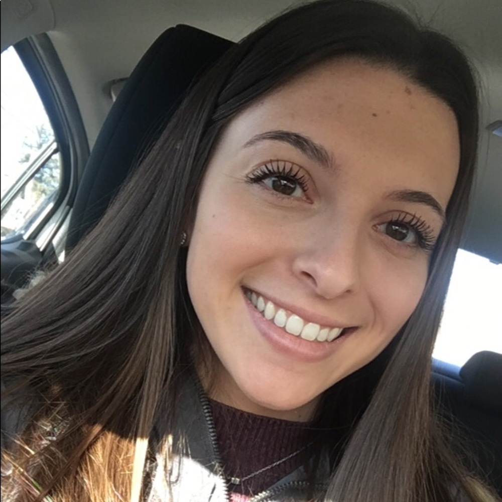 Meet your Posher, Danielle